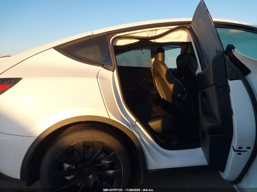 2020 Tesla Model Y Long Range Dual Motor All-Wheel Drive VIN: 5YJYGDEE2LF014630 Lot: 43797133