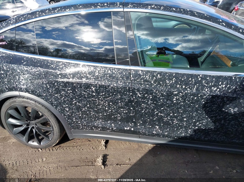 2020 Tesla Model X Long Range Dual Motor All-Wheel Drive/Long Range Plus Dual Motor All-Wheel Drive VIN: 5YJXCDE2XLF239455 Lot: 43797231