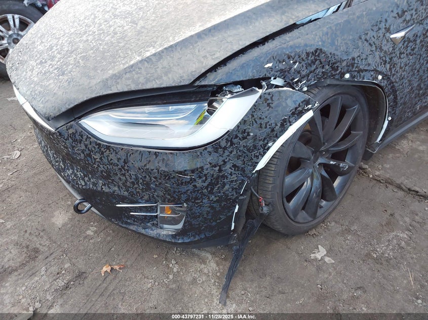 2020 Tesla Model X Long Range Dual Motor All-Wheel Drive/Long Range Plus Dual Motor All-Wheel Drive VIN: 5YJXCDE2XLF239455 Lot: 43797231