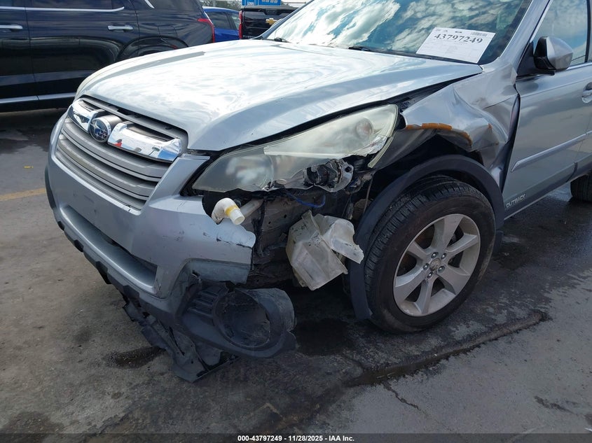 2014 Subaru Outback 2.5I Premium VIN: 4S4BRCDC1E3233472 Lot: 43797249