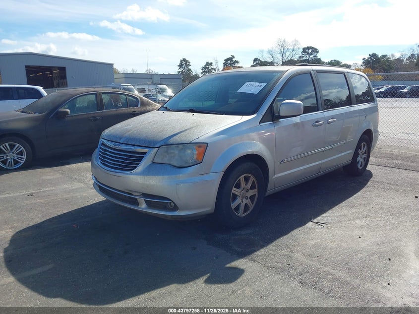 2C4RC1BG3CR375597 2012 CHRYSLER TOWN & COUNTRY photo no. 2