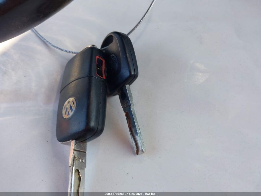 2009 Volkswagen New Beetle 2.5L VIN: 3VWRG31C69M515489 Lot: 43797288