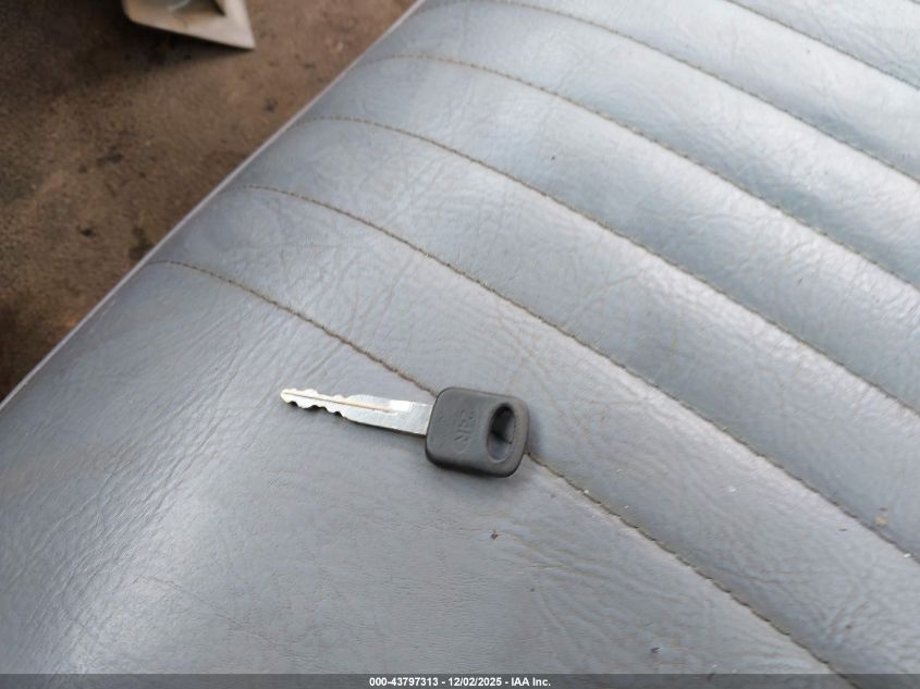 1996 Ford F250 VIN: 1FTHF25H3TLB90617 Lot: 43797313