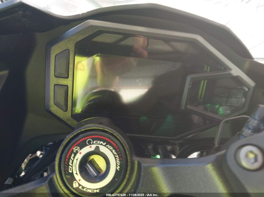 2025 Kawasaki Ex500 H VIN: ML5EXGH1XSDA62165 Lot: 43797426