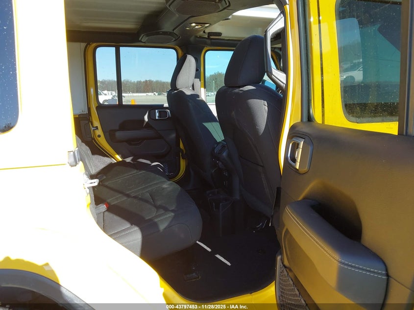 2020 Jeep Wrangler Unlimited Sahara VIN: 1C4HJXEN9LW125402 Lot: 43797453