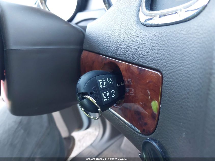 2016 Chrysler Town & Country Limited Platinum VIN: 2C4RC1GGXGR200150 Lot: 43797606