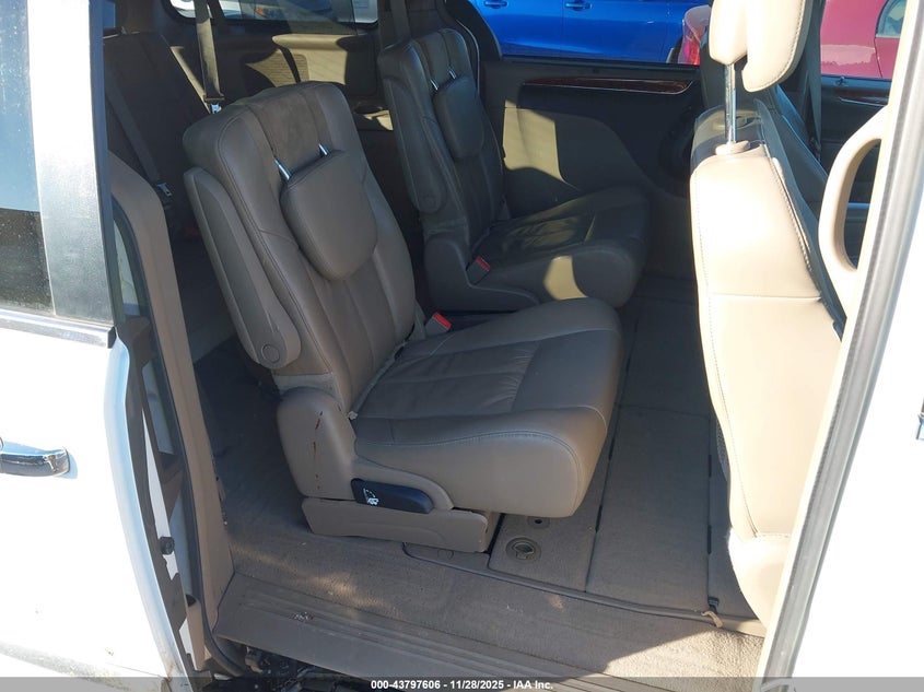 2016 Chrysler Town & Country Limited Platinum VIN: 2C4RC1GGXGR200150 Lot: 43797606