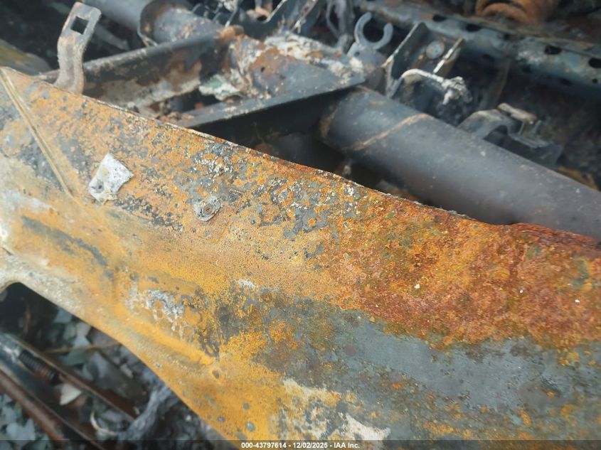 2008 Ford F-550 Chassis Xl/Xlt VIN: 1FDAF57RX8EC68388 Lot: 43797614