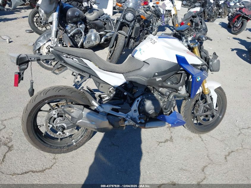 2023 BMW F 900 R VIN: WB10K1308P6G94634 Lot: 43797928