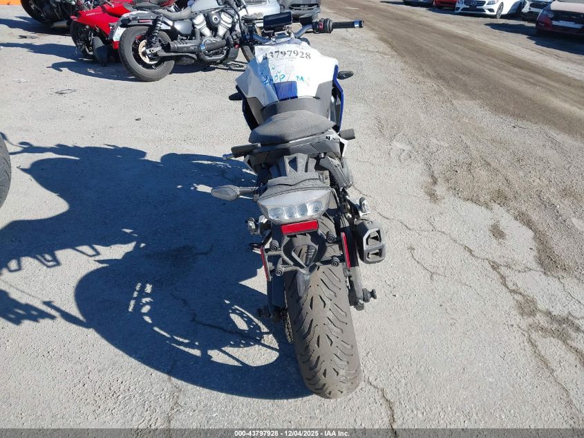 2023 BMW F 900 R VIN: WB10K1308P6G94634 Lot: 43797928