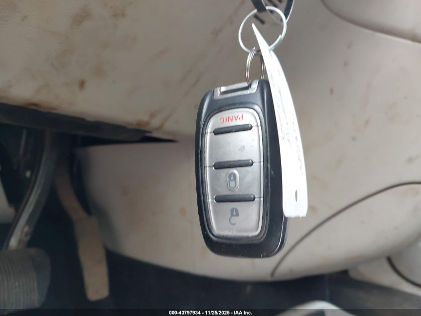 2020 Chrysler Voyager L VIN: 2C4RC1AG4LR105067 Lot: 43797934