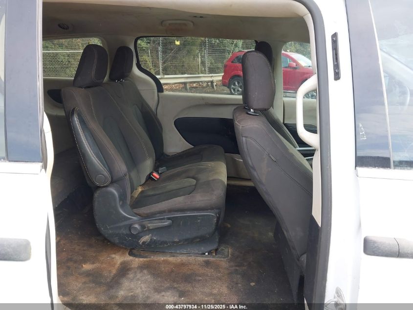 2020 Chrysler Voyager L VIN: 2C4RC1AG4LR105067 Lot: 43797934