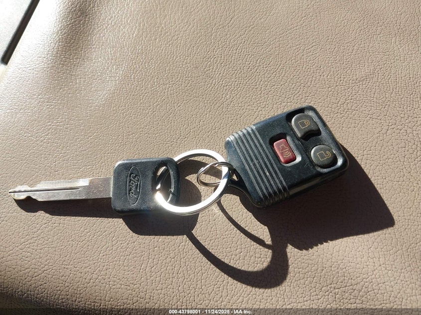 2003 Ford F-250 VIN: 1FTNW21PX3EC95255 Lot: 43798001