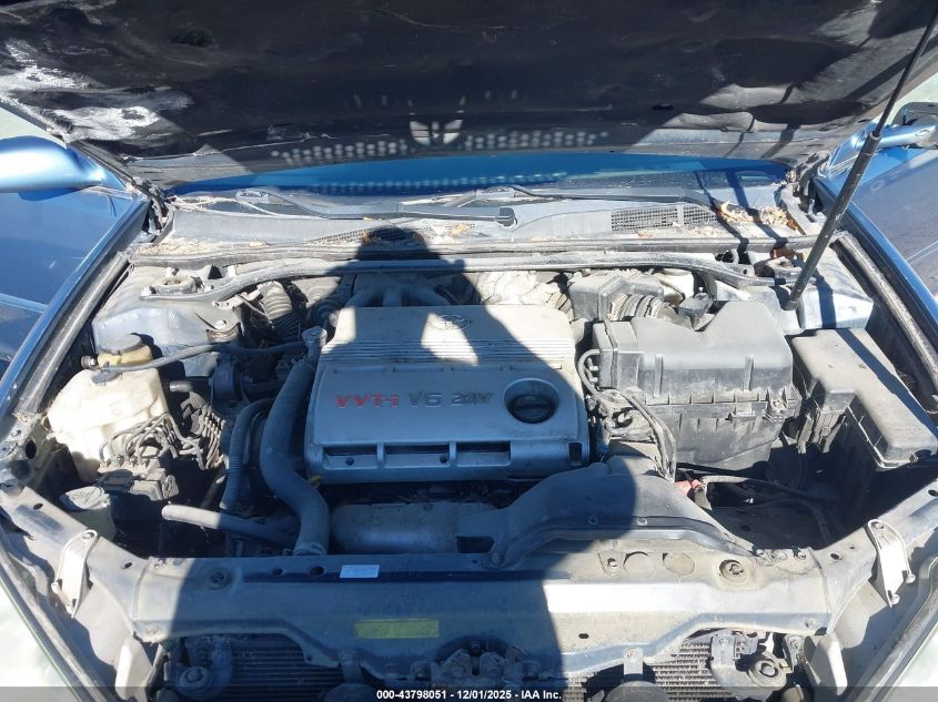 2004 Toyota Camry Le V6 VIN: 4T1BF30K64U586143 Lot: 43798051