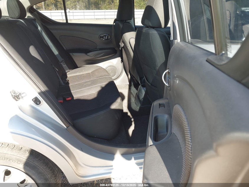 3N1CN7AP8HL820525 2017 NISSAN VERSA photo no. 8