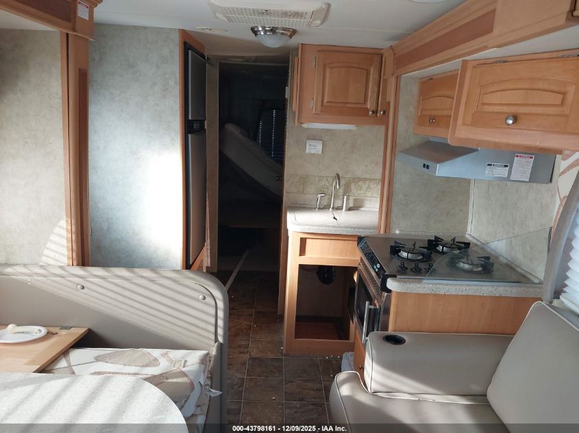 2008 Ford E-450 Cutaway VIN: 1FDXE45S38DA65233 Lot: 43798161