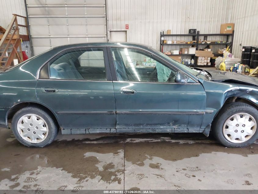 1996 Honda Accord Lx/Ex VIN: 1HGCD5637TA172221 Lot: 43798193