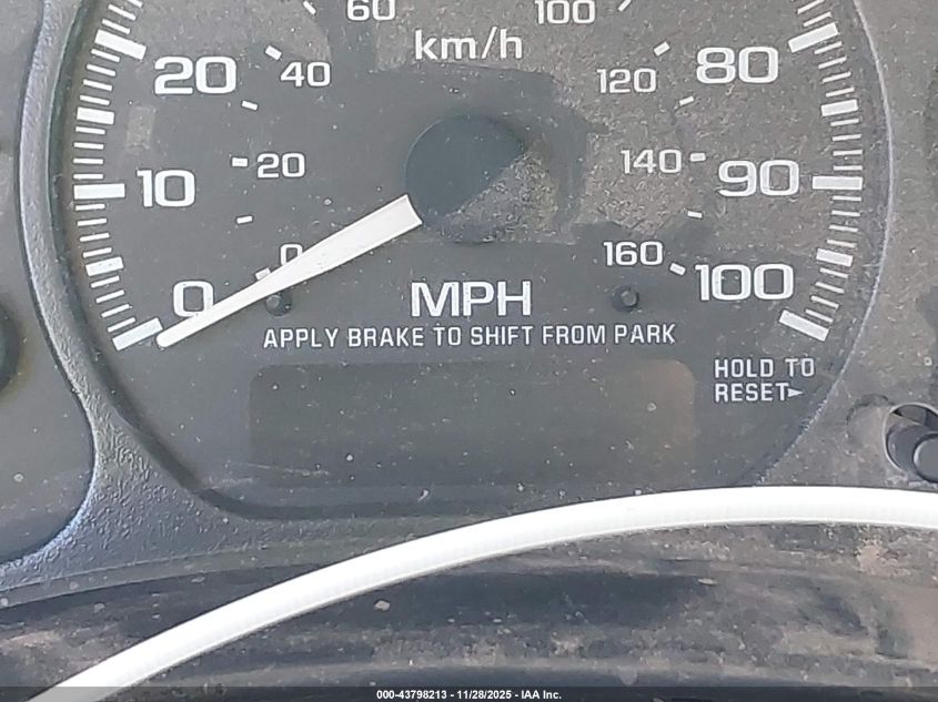 2002 Chevrolet Silverado 1500 VIN: 2GCEC19V621208425 Lot: 43798213