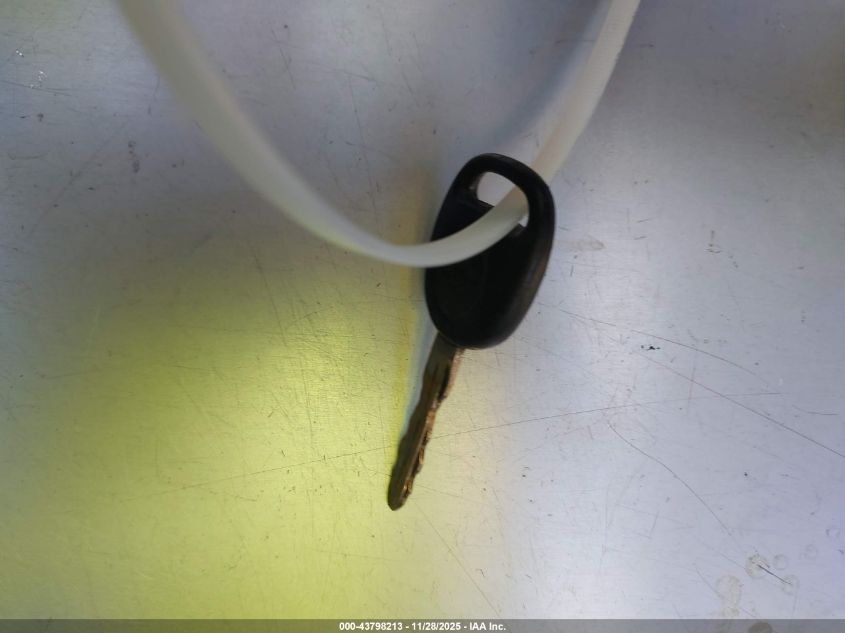 2002 Chevrolet Silverado 1500 VIN: 2GCEC19V621208425 Lot: 43798213