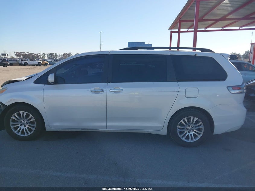 2016 Toyota Sienna Xle 8 Passenger VIN: 5TDYK3DCXGS729049 Lot: 43798306