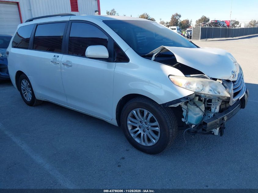 TOYOTA SIENNA XLE 8 PASSENGER