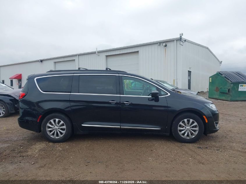 2017 Chrysler Pacifica Touring-L VIN: 2C4RC1BG7HR721920 Lot: 43798354