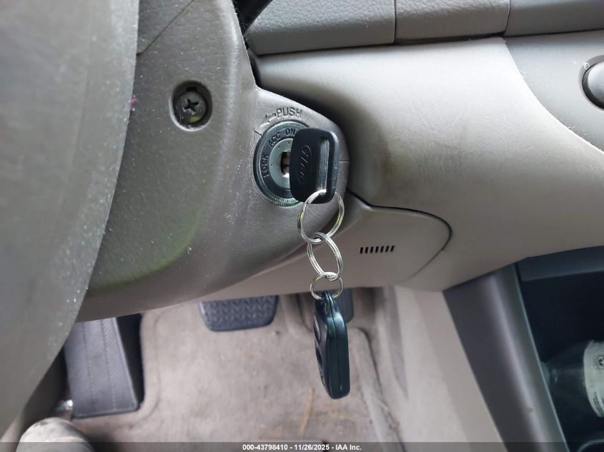 2003 Toyota Camry Le VIN: 4T1BE32K03U227899 Lot: 43798410