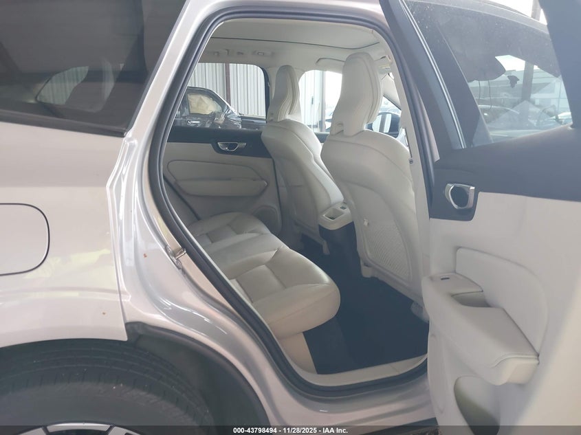 2024 Volvo Xc60 B5 Plus Dark Theme VIN: YV4L12RL0R1841209 Lot: 43798494