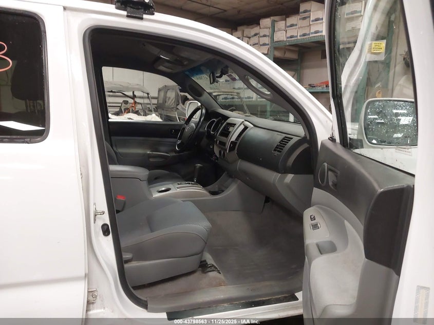 2006 Toyota Tacoma Base V6