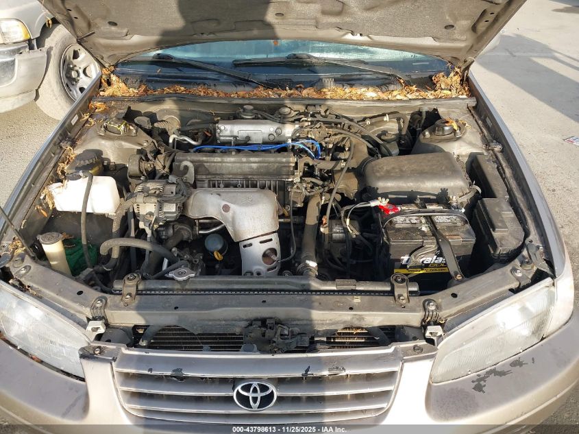 1999 Toyota Camry Ce VIN: 4T1BG22K8XU505295 Lot: 43798613