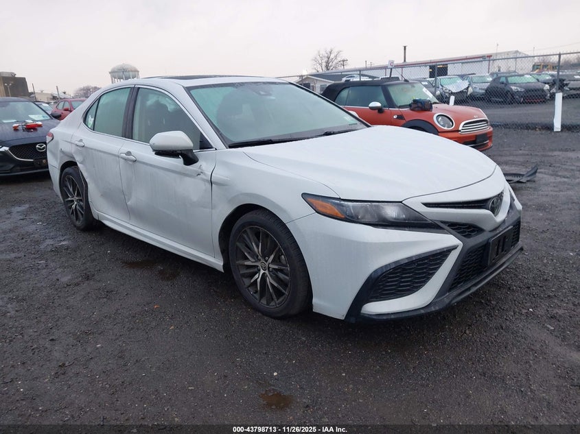 TOYOTA CAMRY SE AWD