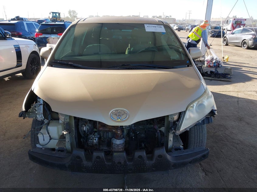 2011 Toyota Sienna Base V6 VIN: 5TDZK3DC5BS026763 Lot: 43798728
