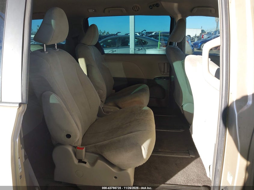 2011 Toyota Sienna Base V6 VIN: 5TDZK3DC5BS026763 Lot: 43798728