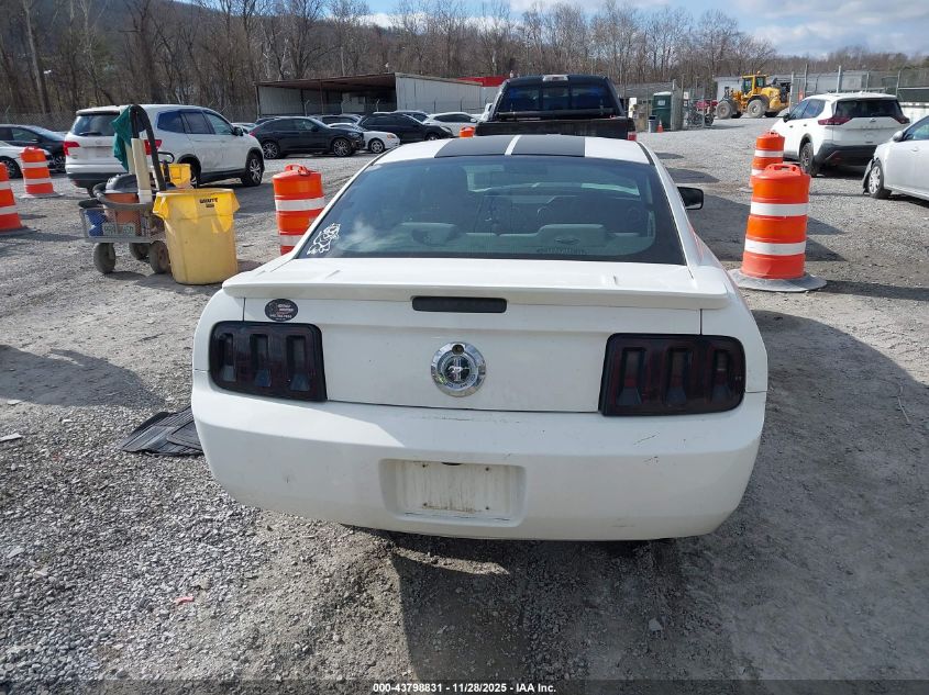 2007 Ford Mustang V6 Deluxe/V6 Premium VIN: 1ZVFT80N175212976 Lot: 43798831