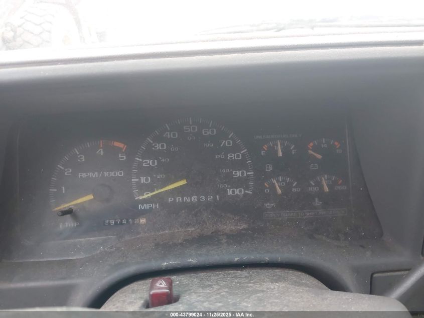 1995 Chevrolet Tahoe K1500 VIN: 1GNEK13K8SJ444637 Lot: 43799024