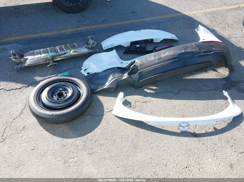 2025 Mazda Cx-30 2.5 S Preferred Package VIN: 3MVDMBCMXSM854718 Lot: 43799089