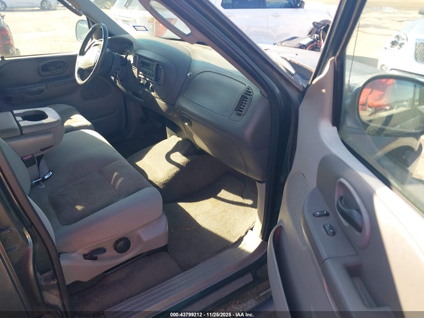 1FTRW07652KD92173 2002 FORD F-150 photo no. 5