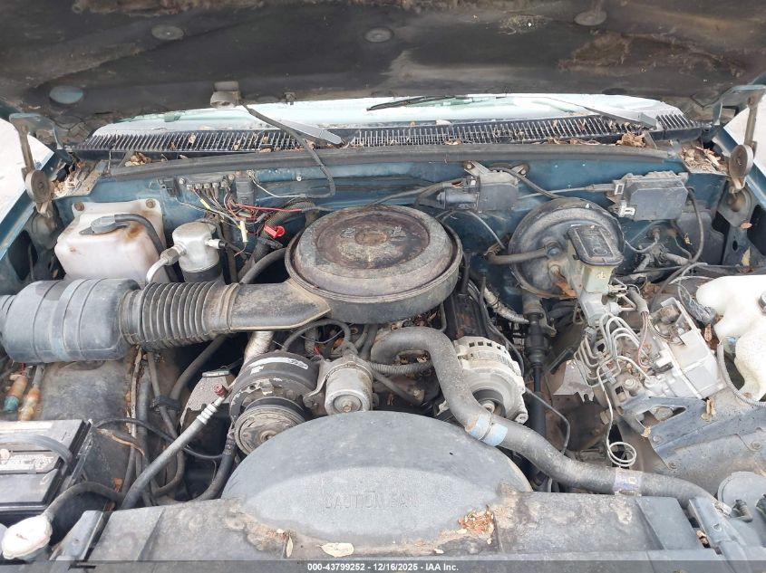 1993 GMC Yukon VIN: 1GKEK18K7PJ703809 Lot: 43799252