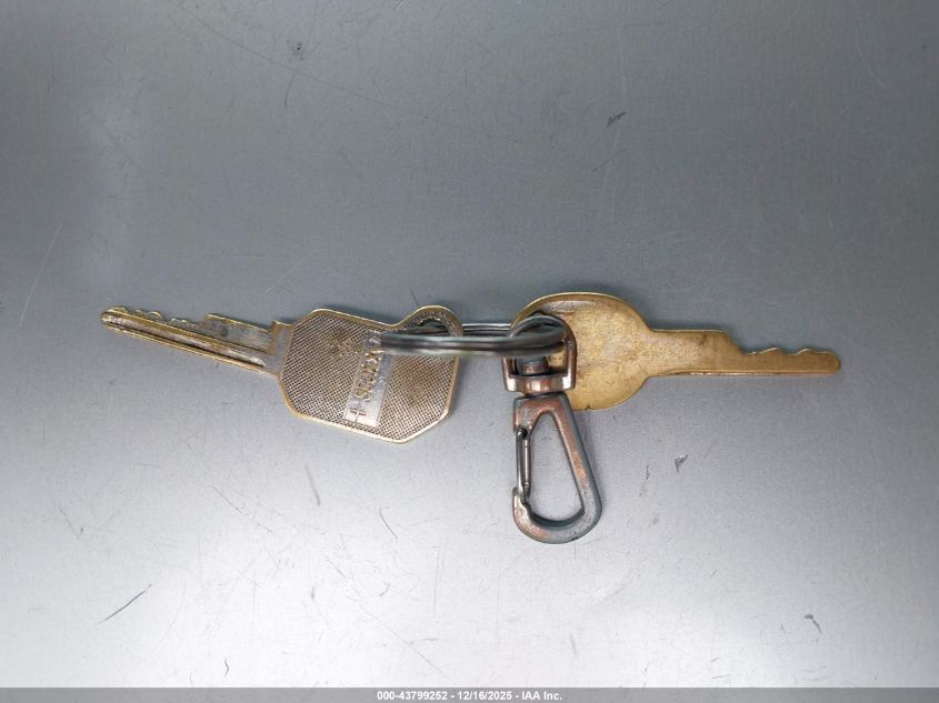 1993 GMC Yukon VIN: 1GKEK18K7PJ703809 Lot: 43799252