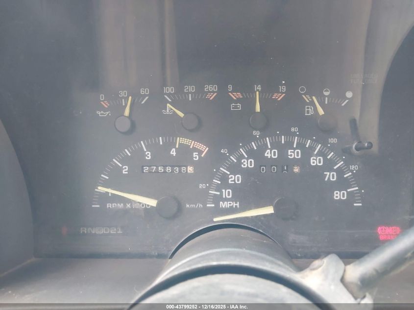 1993 GMC Yukon VIN: 1GKEK18K7PJ703809 Lot: 43799252