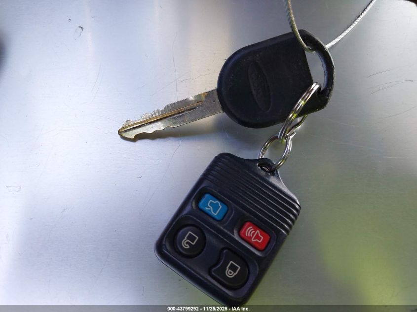 2005 Ford Mustang VIN: 1ZVHT84N255203302 Lot: 43799292