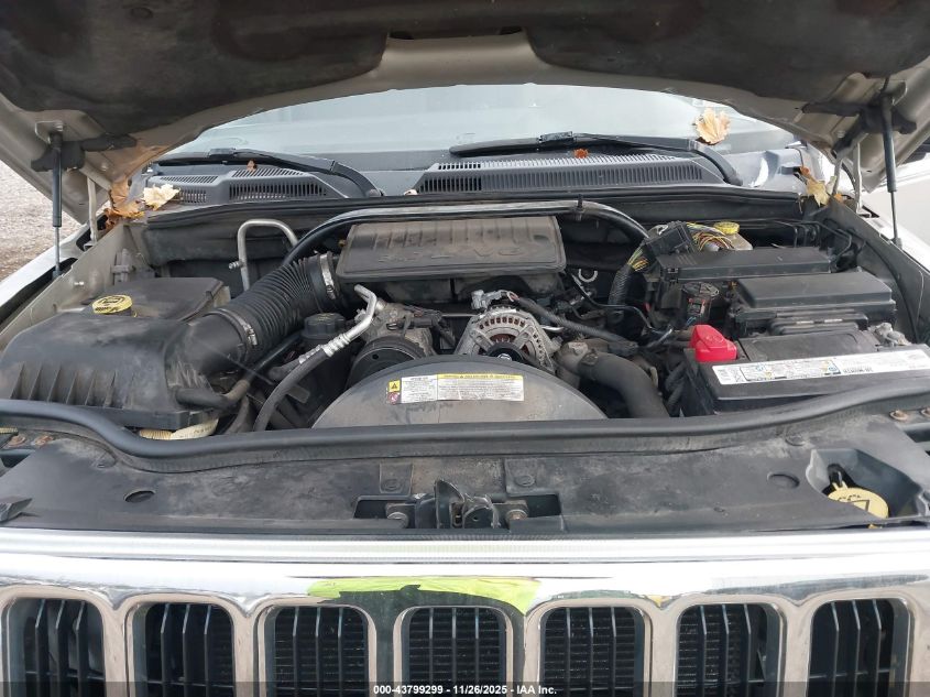 2007 Jeep Commander Sport VIN: 1J8HG48K57C638158 Lot: 43799299