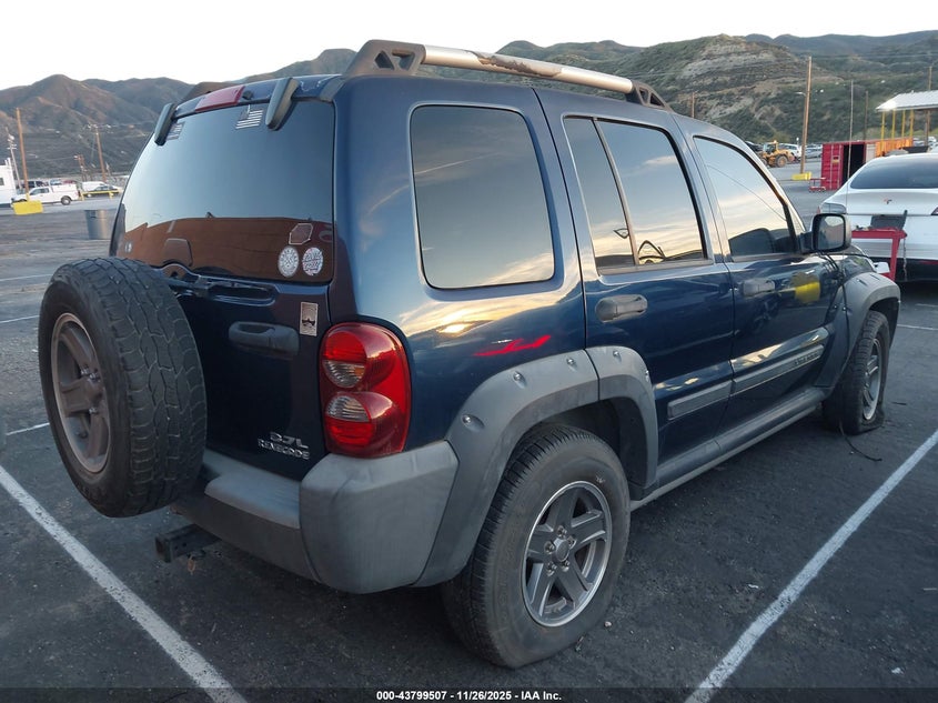 1J4GL38K15W682639 2005 JEEP LIBERTY (NORTH AMERICA) photo no. 4