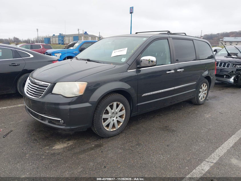 2A4RR8DG4BR655509 2011 CHRYSLER TOWN & COUNTRY photo no. 2