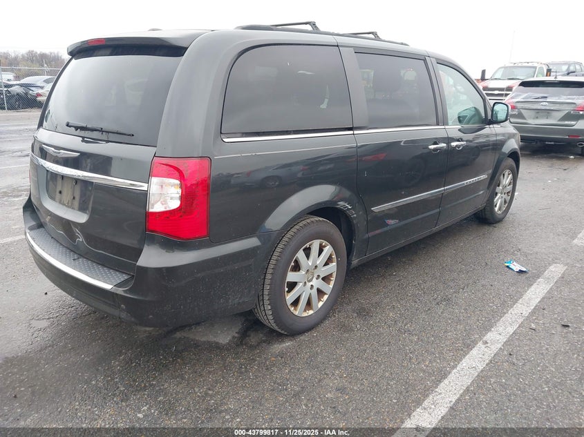 2A4RR8DG4BR655509 2011 CHRYSLER TOWN & COUNTRY photo no. 4