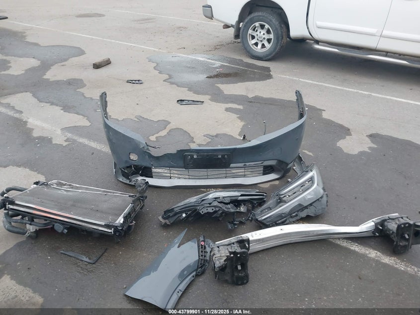 2024 Toyota Prius Xle VIN: JTDACAAU2R3027389 Lot: 43799901