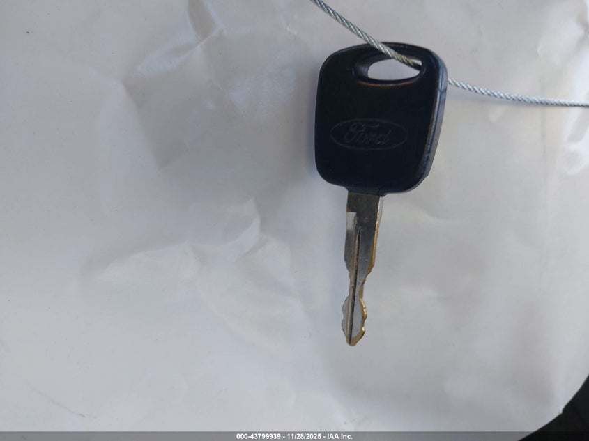 2000 Ford Explorer Xlt VIN: 1FMZU63PXYZA87657 Lot: 43799939