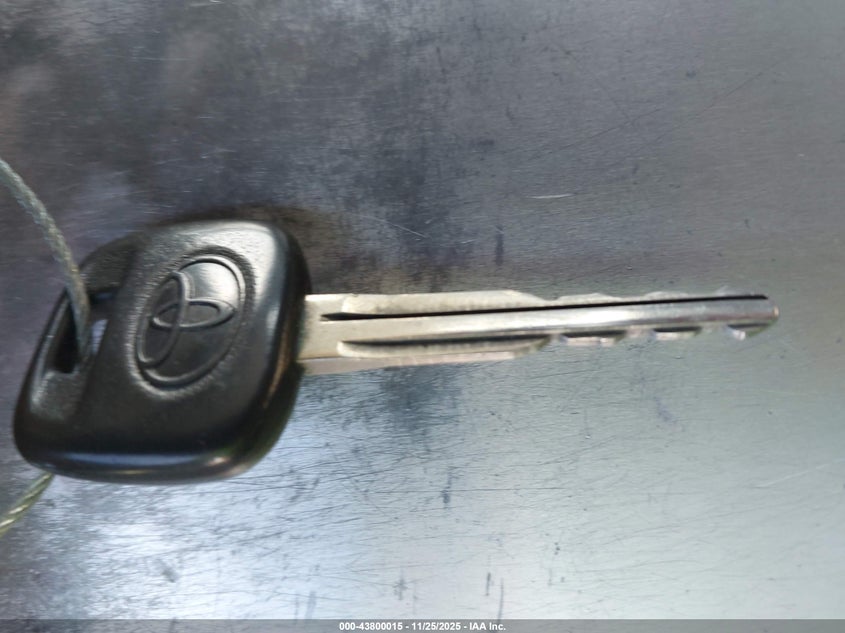 2003 Toyota Camry Le VIN: JTDBE32K130215997 Lot: 43800015