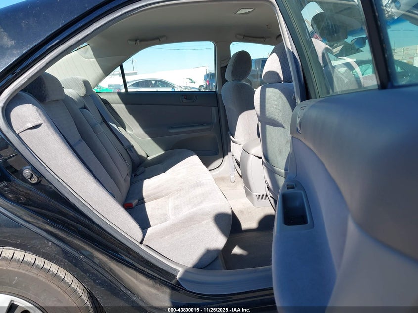 2003 Toyota Camry Le VIN: JTDBE32K130215997 Lot: 43800015