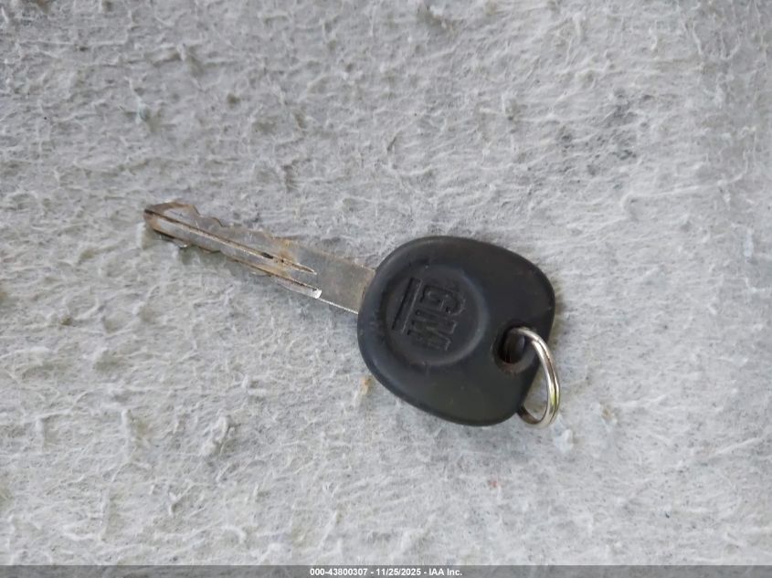 2000 Cadillac Escalade Standard VIN: 1GYEK13RXYR122365 Lot: 43800307